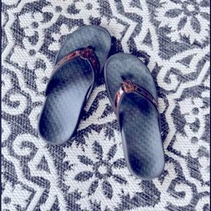 Vionic tortoise sandals